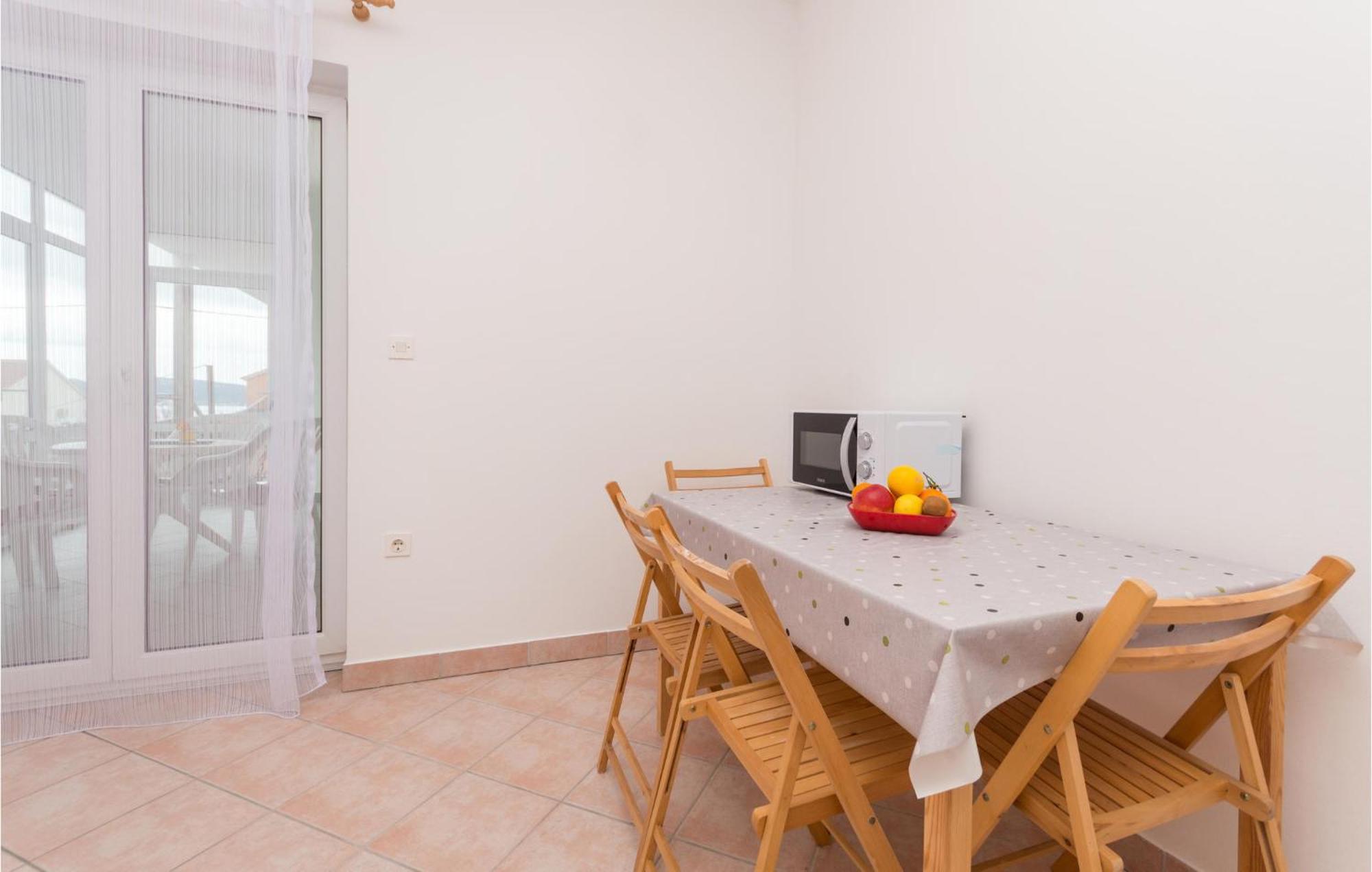 Awesome Apartment In Sveti Filip I Jakov W/ 1 Bedrooms 外观 照片