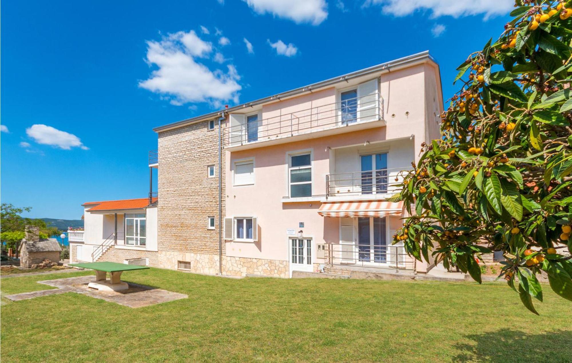 Awesome Apartment In Sveti Filip I Jakov W/ 1 Bedrooms 外观 照片